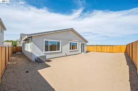 Exterior - 291 Colfax Ln, Oakley, CA 94561 photo 9 of 10