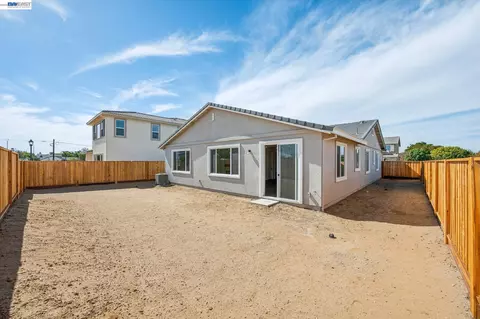 Exterior - 291 Colfax Ln, Oakley, CA 94561 photo 7 of 10