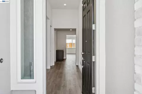 Entry Way - 291 Colfax Ln, Oakley, CA 94561 photo 1 of 10