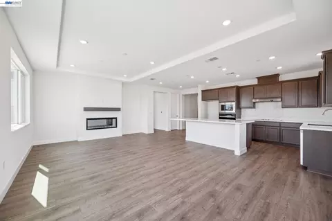 Living - 291 Colfax Ln, Oakley, CA 94561 photo 13 of 14