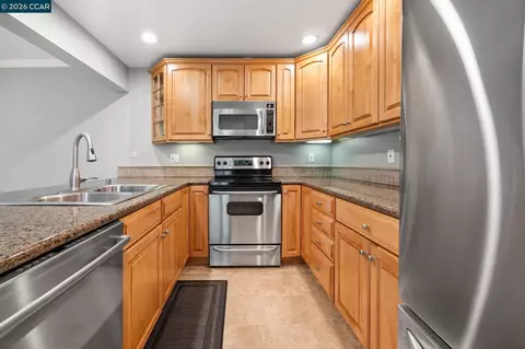1300 Running Springs Rd #5, Walnut Creek, CA 94595
