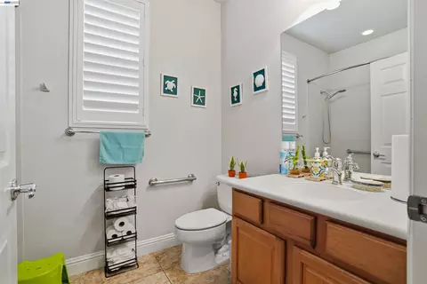 2336 Shadow Berry Dr, Manteca, CA 95336 photo 10