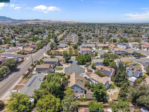 View/Area - 400 Devon Ct, Oakley, CA 94561 photo 4 of 6