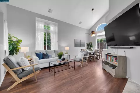 Living - 400 Devon Ct, Oakley, CA 94561 photo 3 of 4