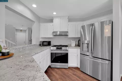 Kitchen - 400 Devon Ct, Oakley, CA 94561 photo 4 of 4