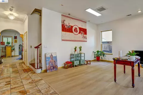 Entry Way - 2257 Octavia Ct, Tracy, CA 95377 photo 1 of 5