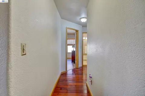 Entry Way - 2257 Octavia Ct, Tracy, CA 95377 photo 4 of 5