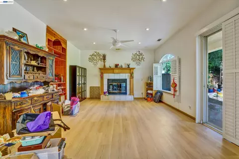 Living - 2257 Octavia Ct, Tracy, CA 95377 photo 4 of 5