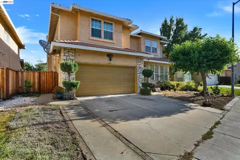 Exterior - 2257 Octavia Ct, Tracy, CA 95377 photo 4 of 6