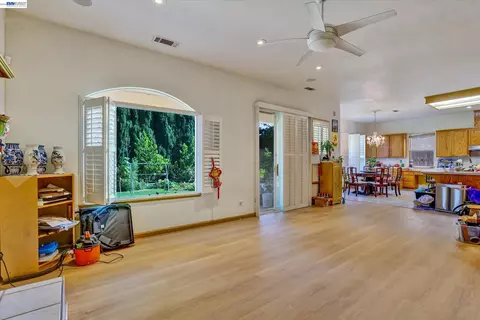 Living - 2257 Octavia Ct, Tracy, CA 95377 photo 3 of 5