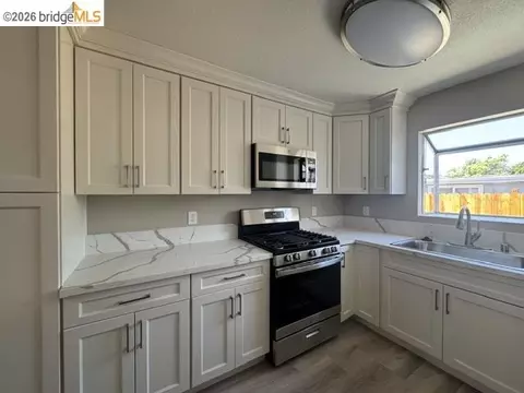Kitchen - 35 E 16th St, Antioch, CA 94509 photo 2 of 2