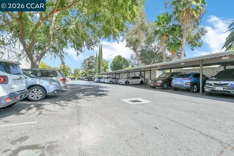 Exterior - 1660 Laguna St #B, Concord, CA 94520 photo 6 of 8