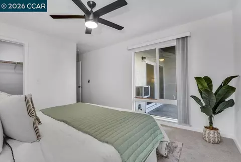 Bedroom - 1660 Laguna St #B, Concord, CA 94520 photo 2 of 2