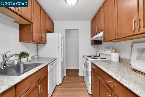 Kitchen - 1660 Laguna St #B, Concord, CA 94520 photo 1 of 3