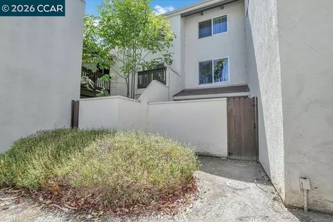 Exterior - 1660 Laguna St #B, Concord, CA 94520 photo 2 of 8