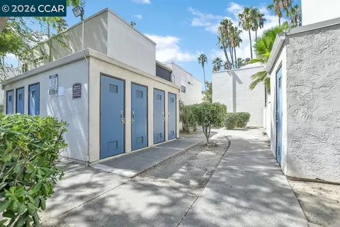 Exterior - 1660 Laguna St #B, Concord, CA 94520 photo 7 of 8