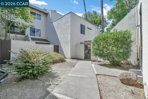 Exterior - 1660 Laguna St #B, Concord, CA 94520 photo 3 of 8