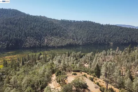 320 Lakeview Ter, Lewiston, CA 96052 photo 3