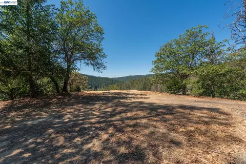 320 Lakeview Ter, Lewiston, CA 96052 photo 22