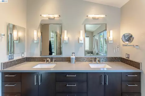 Bath - 4943 Sequoia Ave, Dublin, CA 94568 photo 2 of 4