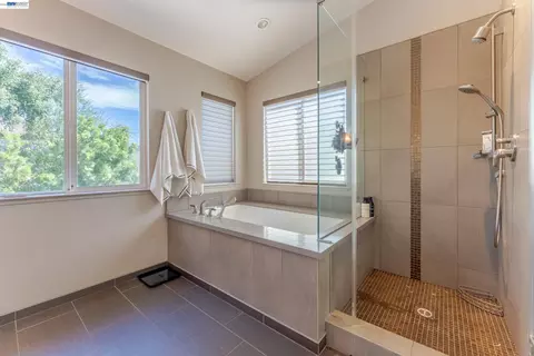 Bath - 4943 Sequoia Ave, Dublin, CA 94568 photo 3 of 4