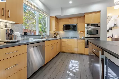 Kitchen - 4943 Sequoia Ave, Dublin, CA 94568 photo 3 of 3
