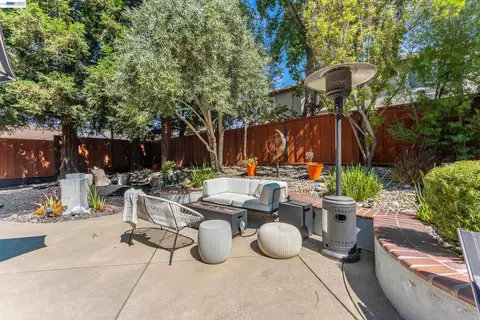 Exterior - 4943 Sequoia Ave, Dublin, CA 94568 photo 5 of 10