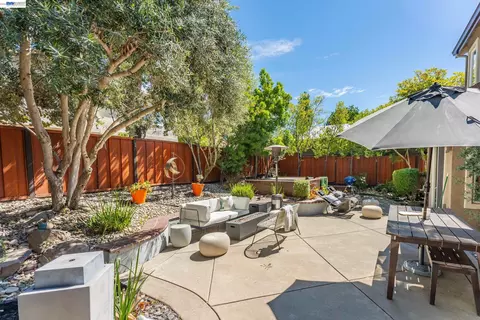 Exterior - 4943 Sequoia Ave, Dublin, CA 94568 photo 4 of 10