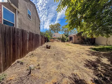 268 E 17th St, Pittsburg, CA 94565 photo 4