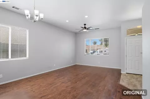 Living - 947 Forecast Ln, Tracy, CA 95377 photo 2 of 7