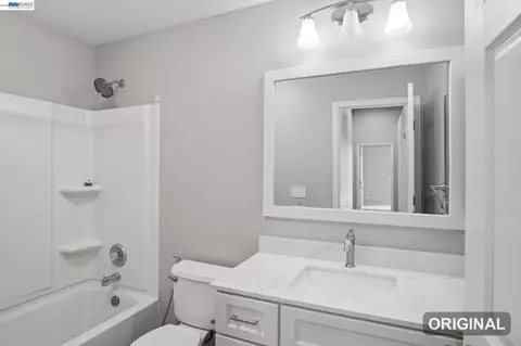 Bath - 947 Forecast Ln, Tracy, CA 95377 photo 2 of 5