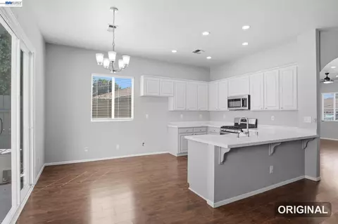 Kitchen - 947 Forecast Ln, Tracy, CA 95377 photo 2 of 4