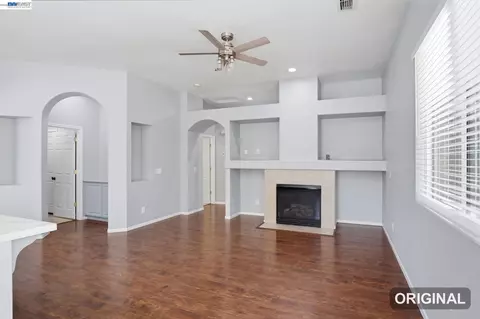 Living - 947 Forecast Ln, Tracy, CA 95377 photo 7 of 7