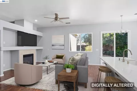 Living - 947 Forecast Ln, Tracy, CA 95377 photo 4 of 7