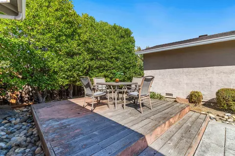 Exterior - 1363 Swallowtail Rd, Concord, CA 94521 photo 6 of 7