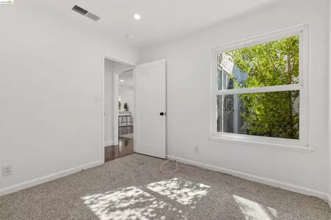 Bedroom - 1363 Swallowtail Rd, Concord, CA 94521 photo 4 of 6