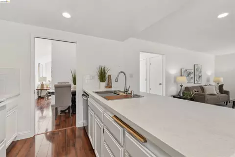 Kitchen - 1363 Swallowtail Rd, Concord, CA 94521 photo 3 of 5
