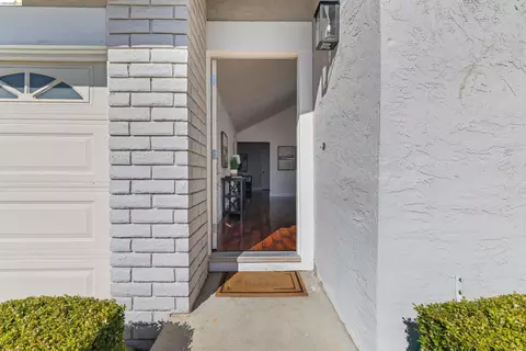 Entry Way - 1363 Swallowtail Rd, Concord, CA 94521 photo 1 of 2
