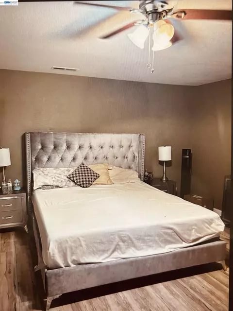Bedroom - 578 W 4th St, Tracy, CA 95376 photo 3 of 4
