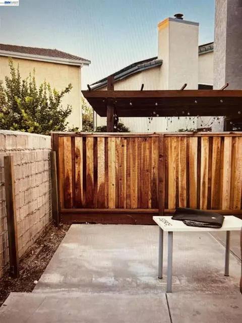 Exterior - 578 W 4th St, Tracy, CA 95376 photo 7 of 7