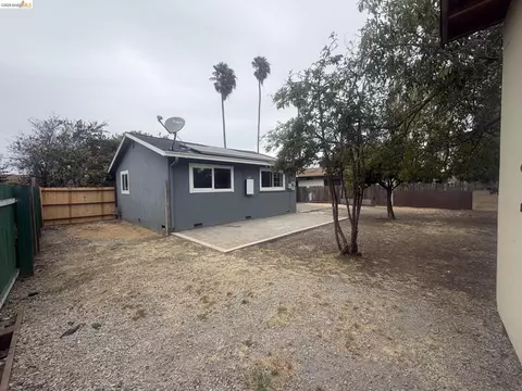 Exterior - 1178 Roleen Dr, Vallejo, CA 94589 photo 6 of 12