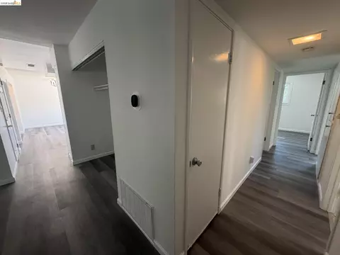 Entry Way - 1178 Roleen Dr, Vallejo, CA 94589 photo 3 of 8