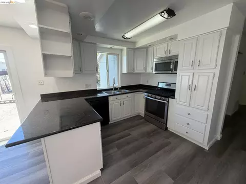 Kitchen - 1178 Roleen Dr, Vallejo, CA 94589 photo 1 of 2