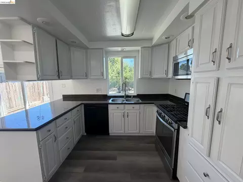Kitchen - 1178 Roleen Dr, Vallejo, CA 94589 photo 2 of 2
