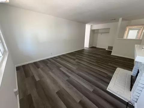 Living - 1178 Roleen Dr, Vallejo, CA 94589 photo 3 of 4