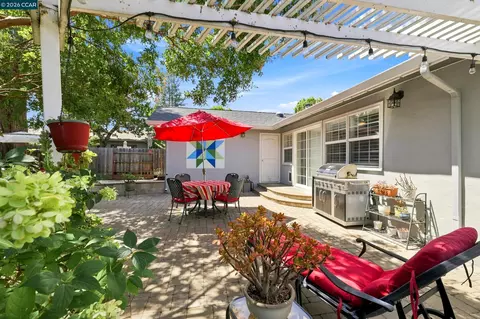 Exterior - 4044 Poplar Ave, Concord, CA 94521 photo 10 of 11