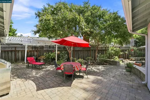 Exterior - 4044 Poplar Ave, Concord, CA 94521 photo 4 of 11