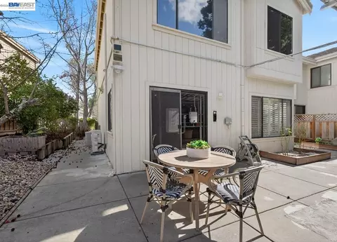 Exterior - 455 Eagle Valley Way, Danville, CA 94506 photo 6 of 10