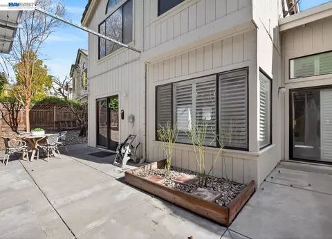 Exterior - 455 Eagle Valley Way, Danville, CA 94506 photo 5 of 10