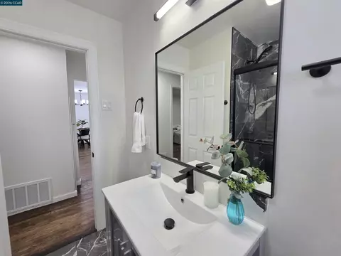 Bath - 608 Sonoma Ave, Rodeo, CA 94572 photo 4 of 9